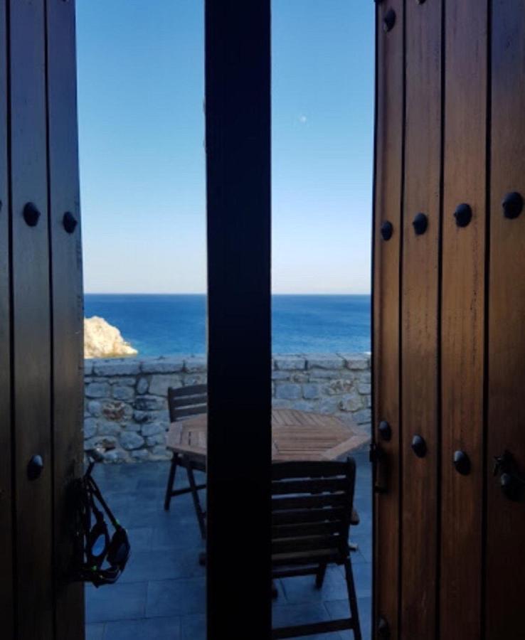 Lalloudes Seaside Accommodation Exo Nimfion Eksteriør billede